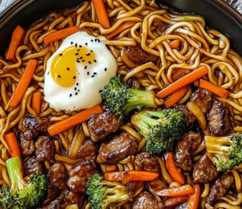 Stir-Fried Udon Noodles with Beef and Vegetables