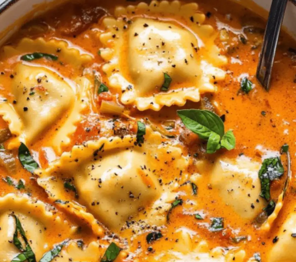Creamy Tomato Basil Ravioli Soup