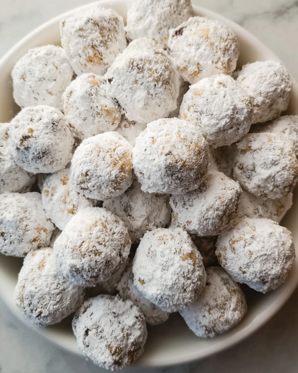 Powdered Sugar Snowball Cookies