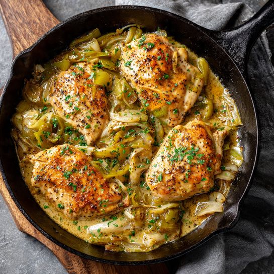 Savory Pepperoncini Chicken Skillet: Your Easy Weeknight Delight 2 Savory Pepperoncini Chicken Skillet: Your Easy Weeknight Delight - Recipe Image